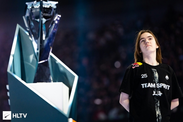 DOTA2 Team Spirit中单选手回应外界批评：他们不懂DOTA