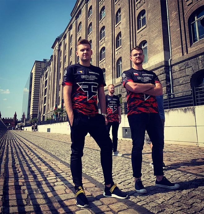 卖票！Xiaohu优势飞机脸探草丛 LNG横扫WBG晋级S14